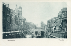 1283 Gezicht op de Oudegracht Weerdzijde te Utrecht met links de St. - Augustinuskerk en in het midden de Viebrug.